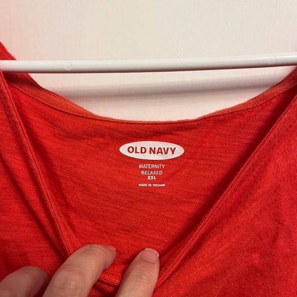 Old navy maternity top - Picture 2 of 2